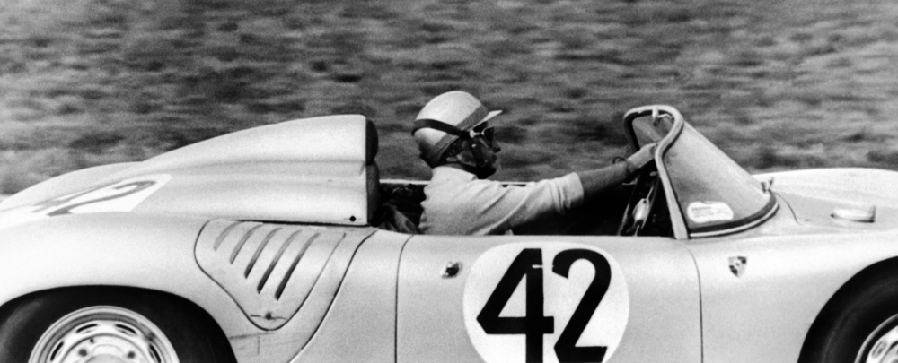 Hans Herrmann a bordo del Porsche Spyder 718 RS 60 número 42.
