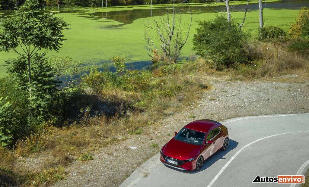 MAZDA apoya la investigación de biocombustibles neutro-carbono